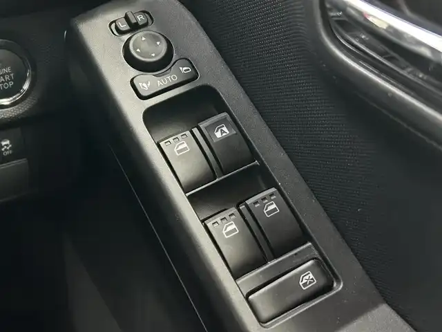 ダイハツ タフト G 新潟県 2025(令7)年 1.3万km レーザーブルークリスタルシャイン ワンオーナー/ガラスルーフ/衝突軽減/全方位カメラ/純正ナビ/(AM/FM/CD/DVD/BT/フルセグ)/ETC/追従クルーズコントロール/ドライブレコーダー(前)/シートヒーター/ルーフレール/コーナーセンサー/革巻きステアリング/ステアリングスイッチ/AUTOライト/LEDヘッドライト/フォグランプ/横滑り防止/プッシュスタート/スマートキー