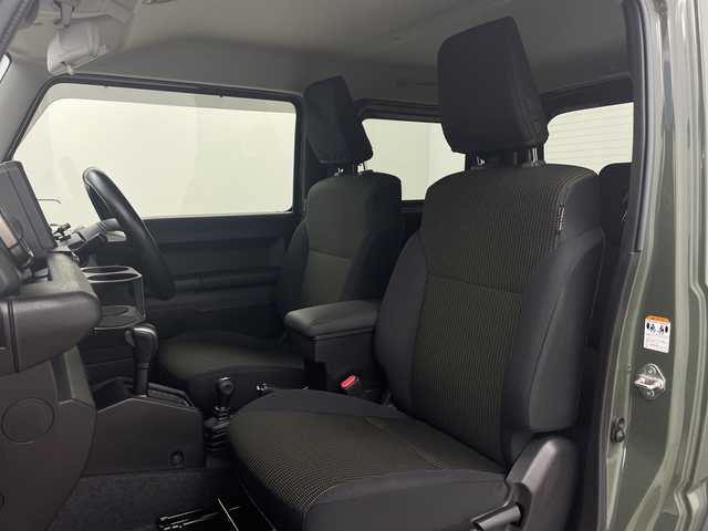 スズキ ジムニー シエラ JC 鹿児島県 2023(令5)年 1.2万km ジャングルグリーン 社外ディスプレイオーディオ/（Apple Car PLay/AndroidAuto）　/クルーズコントロール　/ダウンヒルアシストコントロール　/前席シートヒーター　/電動格納ミラー　/純正フロアマット　/社外アームレスト　/ＥＴＣ　/ミラーヒーター　/衝突軽減ブレーキ