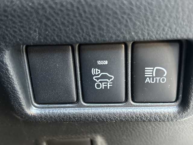 トヨタ Ｃ－ＨＲ G モード ネロ 千葉県 2019(平31)年 13.8万km ホワイトパールクリスタルシャイン トヨタセーフティセンス/・衝突軽減装置/・レーンキープアシスト/・ブラインドスポットモニター/・クリアランスソナー/純正SDナビゲーション/【Bluetooth・フルセグTV・CD・DVD・SD】/バックカメラ/エンジンプッシュスタート/・スマートキー/・スペアキー/LEDヘッドライト/・オートライト/・オートハイビーム/・フォグランプ/純正リアスポイラー/ステアリングリモコン/・レーダークルーズコントロール/ビルトインETC/前席シートヒーター/前方ドライブレコーダー/横滑り防止装置/社外フロアマット/荷室純正マット/記録薄