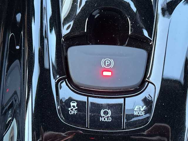 トヨタ Ｃ－ＨＲ G モード ネロ 千葉県 2019(平31)年 13.8万km ホワイトパールクリスタルシャイン トヨタセーフティセンス/・衝突軽減装置/・レーンキープアシスト/・ブラインドスポットモニター/・クリアランスソナー/純正SDナビゲーション/【Bluetooth・フルセグTV・CD・DVD・SD】/バックカメラ/エンジンプッシュスタート/・スマートキー/・スペアキー/LEDヘッドライト/・オートライト/・オートハイビーム/・フォグランプ/純正リアスポイラー/ステアリングリモコン/・レーダークルーズコントロール/ビルトインETC/前席シートヒーター/前方ドライブレコーダー/横滑り防止装置/社外フロアマット/荷室純正マット/記録薄