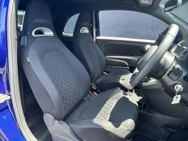 アバルト ５９５ ピスタ 茨城県 2020(令2)年 2.6万km 青 レコードモンツァマフラー/純正サベルト製シート/純正ディスプレイオーディオ/AppleCarPlay/バックカメラ/ETC/純正17インチAW/パドルシフト/キセノンヘッドライト/スポーツモード/取扱説明書/保証書/スペアキー
