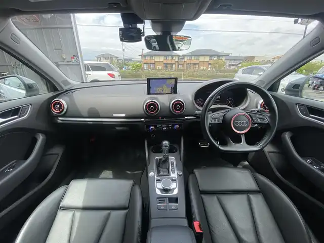 アウディ Ａ３ セダン 1．4 TFSI スポーツ 福岡県 2018(平30)年 3.6万km モンスーングレーメタリック アシスタンスパッケージ/ラグジュアリーパッケージ/バーチャルコックピット/純正ナビ/フルセグ/バックカメラ/黒革/前席パワーシート/前席シートヒーター/ETC/車高調（純正サス有り）/オートライト/パドルシフト/フロントドラレコ