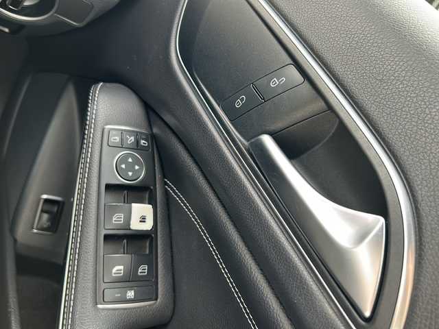 メルセデス・ベンツ ＧＬＡ１８０ 岐阜県 2016(平28)年 5万km コスモスブラック 純正メーカーナビTVフルセグ/バックカメラ/ETC/レーダーセーフティパッケージ/パークトロニック/パワーバックドア/ドライブレコーダー/キーレスゴー