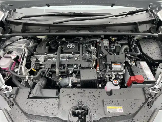 トヨタ プリウス X 滋賀県 2024(令6)年 0.1万km未満 シルバーメタリック アダプティブクルーズコントロール/ブラインドスポットモニター/衝突被害軽減ブレーキ/前後コーナーセンサー/レーンキープアシスト/LEDヘッドライト/オートライト/オートマチックハイビーム/ブレーキホールド/100V電源/USB入力端子/盗難防止装置/横滑り防止/スペアタイヤ車載/プッシュスタート/スマートキー/ステアリングスイッチ