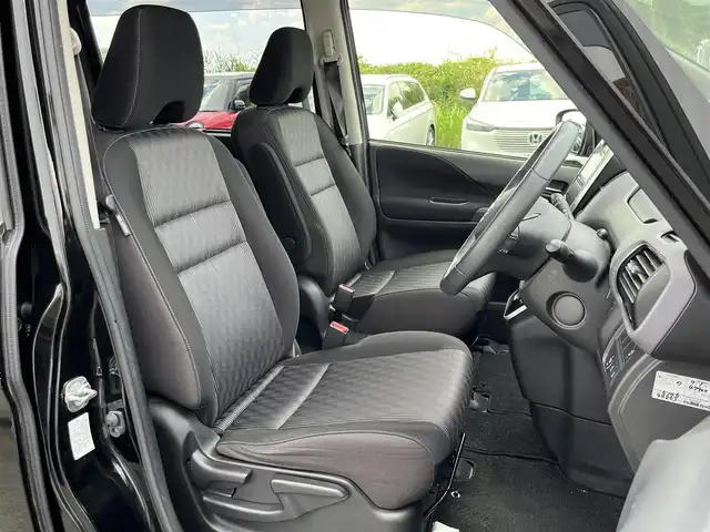 日産 セレナ ハイウェイスター 奈良県 2019(令1)年 5.2万km ダイヤモンドブラック 純正ナビ(フルセグTV/CD/DVD/Blu-ray/AM・FM/BT/HDMI)/純正フリップダウンモニター/アラウンドビューモニター/ETC/純正ドラレコ/プロパイロット/クルーズコントロール/踏み間違い防止アシスト/インテリジェントエマージェンシーブレーキ/LDW(車線逸脱警報)/オートブレーキホールド/純正16インチアルミホイール/社外フロアマット