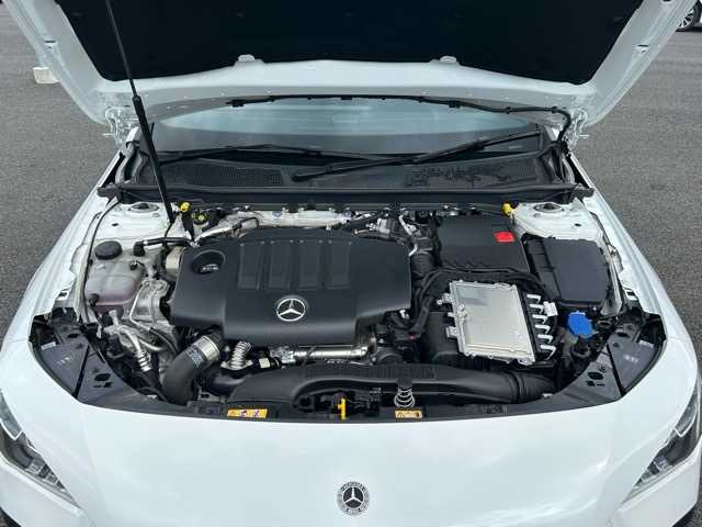 メルセデス・ベンツ Ｍ・ベンツ ＣＬＡ２００ｄ AMGライン 千葉県 2024(令6)年 0.8万km ポーラホワイト 純正ナビ/フルセグTV/Bluetooth/ETC2.0/前後ドライブレコーダー/全周囲カメラ/レーダークルーズコントロール/前席シートヒーター/前席メモリーシート/サンルーフ/置くだけ充電/アクティブブレーキアシスト/ブラインドスポットアシスト/パークトロニック/レーンキープアシスト/ダイナミックセレクト/横滑り防止装置/シートキネクティス/オートライト/ウィンカーミラー/プッシュスタート/スマートキー/ステアリングスイッチ/パドルシフト/LEDヘッドライト/純正アルミホイール/純正フロアマット