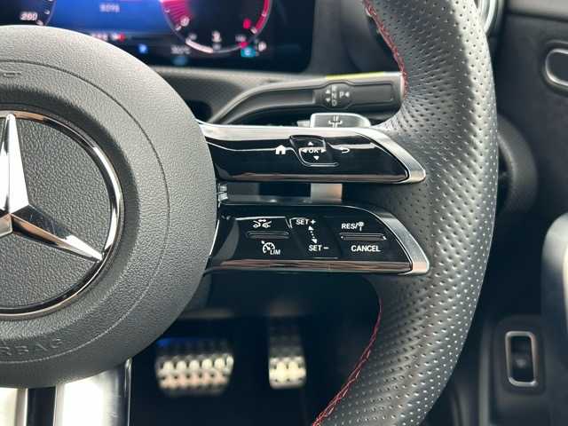 メルセデス・ベンツ Ｍ・ベンツ ＣＬＡ２００ｄ AMGライン 千葉県 2024(令6)年 0.8万km ポーラホワイト 純正ナビ/フルセグTV/Bluetooth/ETC2.0/前後ドライブレコーダー/全周囲カメラ/レーダークルーズコントロール/前席シートヒーター/前席メモリーシート/サンルーフ/置くだけ充電/アクティブブレーキアシスト/ブラインドスポットアシスト/パークトロニック/レーンキープアシスト/ダイナミックセレクト/横滑り防止装置/シートキネクティス/オートライト/ウィンカーミラー/プッシュスタート/スマートキー/ステアリングスイッチ/パドルシフト/LEDヘッドライト/純正アルミホイール/純正フロアマット