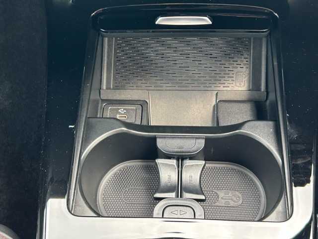 メルセデス・ベンツ Ｍ・ベンツ ＣＬＡ２００ｄ AMGライン 千葉県 2024(令6)年 0.8万km ポーラホワイト 純正ナビ/フルセグTV/Bluetooth/ETC2.0/前後ドライブレコーダー/全周囲カメラ/レーダークルーズコントロール/前席シートヒーター/前席メモリーシート/サンルーフ/置くだけ充電/アクティブブレーキアシスト/ブラインドスポットアシスト/パークトロニック/レーンキープアシスト/ダイナミックセレクト/横滑り防止装置/シートキネクティス/オートライト/ウィンカーミラー/プッシュスタート/スマートキー/ステアリングスイッチ/パドルシフト/LEDヘッドライト/純正アルミホイール/純正フロアマット