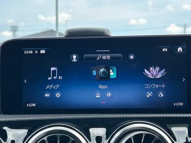 メルセデス・ベンツ Ｍ・ベンツ ＣＬＡ２００ｄ AMGライン 千葉県 2024(令6)年 0.8万km ポーラホワイト 純正ナビ/フルセグTV/Bluetooth/ETC2.0/前後ドライブレコーダー/全周囲カメラ/レーダークルーズコントロール/前席シートヒーター/前席メモリーシート/サンルーフ/置くだけ充電/アクティブブレーキアシスト/ブラインドスポットアシスト/パークトロニック/レーンキープアシスト/ダイナミックセレクト/横滑り防止装置/シートキネクティス/オートライト/ウィンカーミラー/プッシュスタート/スマートキー/ステアリングスイッチ/パドルシフト/LEDヘッドライト/純正アルミホイール/純正フロアマット