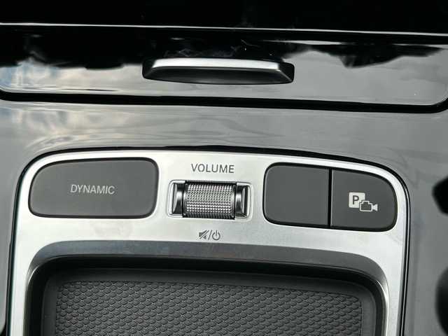 メルセデス・ベンツ Ｍ・ベンツ ＣＬＡ２００ｄ AMGライン 千葉県 2024(令6)年 0.8万km ポーラホワイト 純正ナビ/フルセグTV/Bluetooth/ETC2.0/前後ドライブレコーダー/全周囲カメラ/レーダークルーズコントロール/前席シートヒーター/前席メモリーシート/サンルーフ/置くだけ充電/アクティブブレーキアシスト/ブラインドスポットアシスト/パークトロニック/レーンキープアシスト/ダイナミックセレクト/横滑り防止装置/シートキネクティス/オートライト/ウィンカーミラー/プッシュスタート/スマートキー/ステアリングスイッチ/パドルシフト/LEDヘッドライト/純正アルミホイール/純正フロアマット