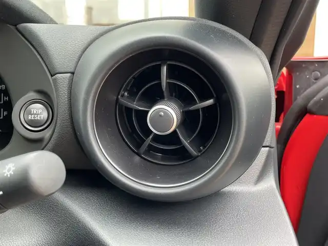 トヨタ ＧＲ８６ RZ 宮崎県 2022(令4)年 2.5万km 赤 ディーラー純正ナビ/Bluetooth/フルセグテレビ/バックカメラ/ETC2.0/ドライブレコーダー/純正18インチアルミ/シートヒーター/LEDヘッドライト/プッシュスタート/後側方警戒支援システム