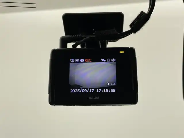 トヨタ ライズ Z 大分県 2024(令6)年 1.6万km シャイニングホワイトパール 純正ディスプレイ/フルセグ/Bluetooth/HDMI/Apple Car Play/Andoroid Auto/バックカメラ/プリクラッシュ/オートLEDライト/レーダークルーズ/USB差し込み/前席シートヒーター/ビルトインETC2.0/前後ソナー/サイドWエアバッグ/カーテンエアバッグ/純正16インチAW/純正フロアマット/スマートキー