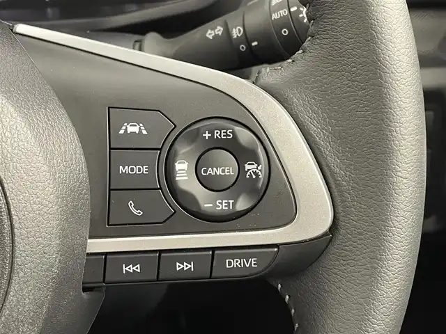 トヨタ ライズ Z 大分県 2024(令6)年 1.6万km シャイニングホワイトパール 純正ディスプレイ/フルセグ/Bluetooth/HDMI/Apple Car Play/Andoroid Auto/バックカメラ/プリクラッシュ/オートLEDライト/レーダークルーズ/USB差し込み/前席シートヒーター/ビルトインETC2.0/前後ソナー/サイドWエアバッグ/カーテンエアバッグ/純正16インチAW/純正フロアマット/スマートキー