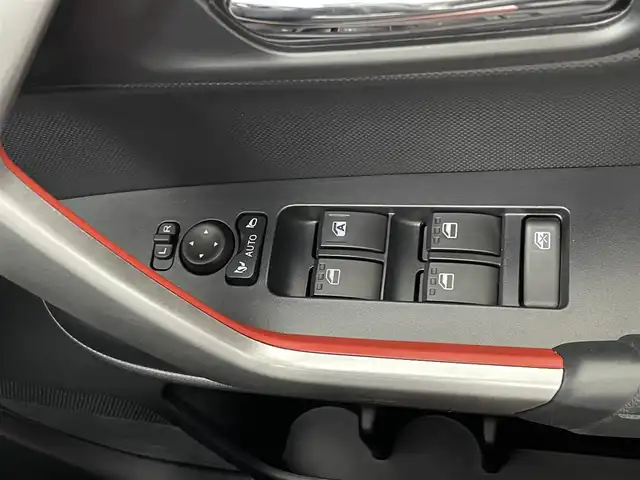 トヨタ ライズ Z 大分県 2024(令6)年 1.6万km シャイニングホワイトパール 純正ディスプレイ/フルセグ/Bluetooth/HDMI/Apple Car Play/Andoroid Auto/バックカメラ/プリクラッシュ/オートLEDライト/レーダークルーズ/USB差し込み/前席シートヒーター/ビルトインETC2.0/前後ソナー/サイドWエアバッグ/カーテンエアバッグ/純正16インチAW/純正フロアマット/スマートキー