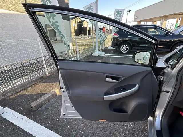 トヨタ プリウス L 三重県 2010(平22)年 20万km シルバーM 登録時199252km/禁煙車/ALPINE8インチSDナビ/・フルセグ・Ｂｌｕｅｔｏｏｔｈ・ＣＤ／ＤＶＤ・SD・AM/FM/バックカメラ/ＡＵＴＯライト/電動格納ミラー/ステアリングスイッチ/プッシュスタート/スマートキー/スペアキー/純正フロアマット
