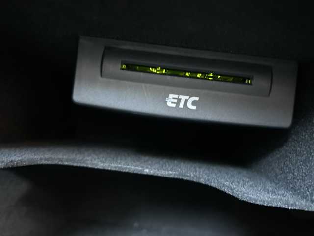 アウディ Ａ６ アバント 2．8 FSI クワトロ 埼玉県 2012(平24)年 3.3万km グレイシアホワイトメタリック メーカーナビ /(フルセグ/FM/AM/Bluetooth/CD/DVD)/ドラレコ前後 /バックカメラ/ワンオーナー　/ETC　/ルーフレール　/LEDライト　/ステアリングスイッチ　/パワーシート(D/N)　/プレミアムサウンド(BOSE)　/プッシュスタート　/純正フロア　/オートライト　/パーキングセンサー　/TRC/クリアランスソナー/スマートキー/スペアキー1本/シートヒーター(D/N)/ISOFIX/保証書　/取扱説明書