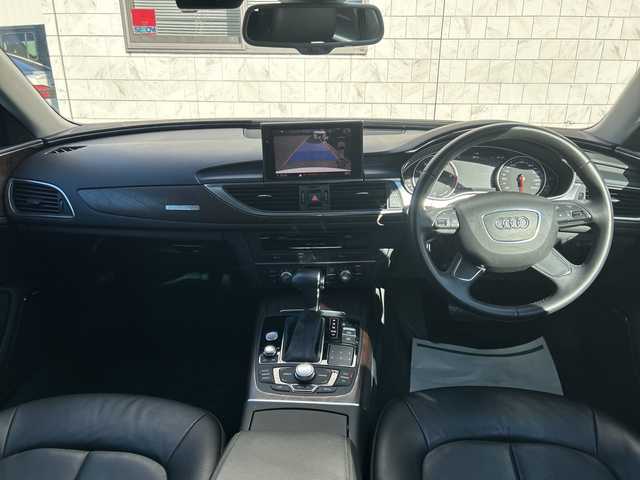 アウディ Ａ６ アバント 2．8 FSI クワトロ 埼玉県 2012(平24)年 3.3万km グレイシアホワイトメタリック メーカーナビ /(フルセグ/FM/AM/Bluetooth/CD/DVD)/ドラレコ前後 /バックカメラ/ワンオーナー　/ETC　/ルーフレール　/LEDライト　/ステアリングスイッチ　/パワーシート(D/N)　/プレミアムサウンド(BOSE)　/プッシュスタート　/純正フロア　/オートライト　/パーキングセンサー　/TRC/クリアランスソナー/スマートキー/スペアキー1本/シートヒーター(D/N)/ISOFIX/保証書　/取扱説明書