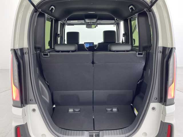 ホンダ Ｎ ＢＯＸ カスタム ターボ 愛知県 2024(令6)年 1.1万km プラチナホワイトパール ターボ搭載車/ホンダセンシング/・衝突軽減ブレーキ/・先行車発進のお知らせ/・歩行者事故低減ステアリング/・路外逸脱抑制機能/・標識認識システム/・アダプティブクルーズコントロール/・オートハイビーム/・誤発進抑制機能/・後方誤発進抑制機能/・近距離衝突軽減ブレーキ/パーキングセンサー/純正8インチディスプレイオーディオ/Apple CarPlay/Android Auto/バックカメラ/純正アルミホイール/ETC/シートヒーター/スマートキー/プッシュスタート/横滑り防止装置/パドルシフト