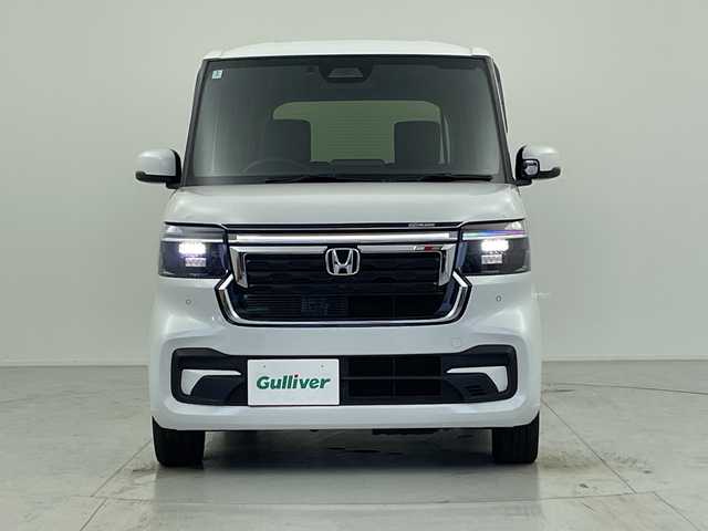 ホンダ Ｎ ＢＯＸ カスタム ターボ 愛知県 2024(令6)年 1.1万km プラチナホワイトパール ターボ搭載車/ホンダセンシング/・衝突軽減ブレーキ/・先行車発進のお知らせ/・歩行者事故低減ステアリング/・路外逸脱抑制機能/・標識認識システム/・アダプティブクルーズコントロール/・オートハイビーム/・誤発進抑制機能/・後方誤発進抑制機能/・近距離衝突軽減ブレーキ/パーキングセンサー/純正8インチディスプレイオーディオ/Apple CarPlay/Android Auto/バックカメラ/純正アルミホイール/ETC/シートヒーター/スマートキー/プッシュスタート/横滑り防止装置/パドルシフト