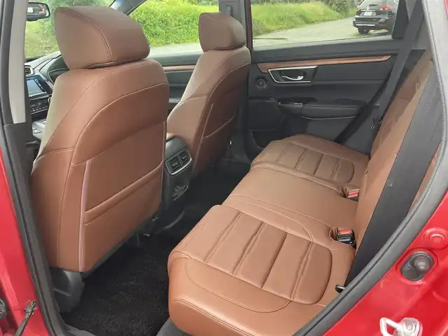 ホンダ ＣＲ－Ｖ ハイブリッド EX・マスターピース 富山県 2019(令1)年 3.7万km プレミアムクリスタルレッドM 純正ナビ/フルセグTV/ハンズフリーパワーバックドア/バックモニター/ビルトインETC2.0/ドライブレコーダー/レーダークルーズコントロール/衝突被害軽減ブレーキ/誤発進抑制機能/車線逸脱防止支援システム/先行車発進お知らせ機能/オートハイビーム/標識認識システム/ブラインドスポットモニター/LEDヘッドランプ/革巻きステアリング/パドルシフト/ブラウン革シート/前席パワーシート/シートヒーター/純正18インチアルミホイール/スマートキーシステム/禁煙車