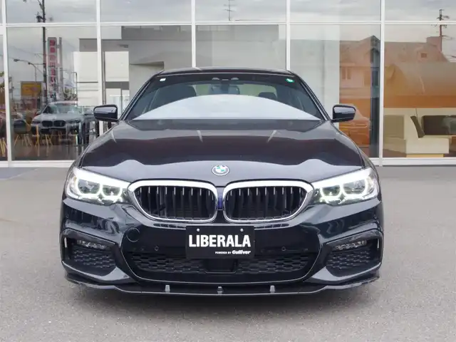 ＢＭＷ ５２３ｄ 岐阜県 2020(令2)年 4.1万km サファイアブラックP HDDナビゲーションシステム/　オーディオ・ビジュアル・システム/　フルセグTV　Bluetooth　CD　DVD　AM　FM/ドライビングアシストプラス/　ACCアクティブクルーズコントロール/　ステアリング　レーンコントロールアシスト/　レーンディパーチャーウォーニング/　レーンチェンジウォーニング/　アクティブサイドコリジョンプロテクション/　前車接近警告機能/　衝突回避・被害軽減ブレーキ/　後車衝突警告機能/　クロス・トラフィック・ウォーニング/パーク・ディスタンス・コントロール/リヤ・ビュー・カメラ/BMWヘッドアップ・ディスプレイ/運転席・助手席パワーシート