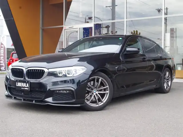 ＢＭＷ ５２３ｄ 岐阜県 2020(令2)年 4.1万km サファイアブラックP HDDナビゲーションシステム/　オーディオ・ビジュアル・システム/　フルセグTV　Bluetooth　CD　DVD　AM　FM/ドライビングアシストプラス/　ACCアクティブクルーズコントロール/　ステアリング　レーンコントロールアシスト/　レーンディパーチャーウォーニング/　レーンチェンジウォーニング/　アクティブサイドコリジョンプロテクション/　前車接近警告機能/　衝突回避・被害軽減ブレーキ/　後車衝突警告機能/　クロス・トラフィック・ウォーニング/パーク・ディスタンス・コントロール/リヤ・ビュー・カメラ/BMWヘッドアップ・ディスプレイ/運転席・助手席パワーシート