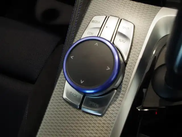 ＢＭＷ ５２３ｄ 岐阜県 2020(令2)年 4.1万km サファイアブラックP HDDナビゲーションシステム/　オーディオ・ビジュアル・システム/　フルセグTV　Bluetooth　CD　DVD　AM　FM/ドライビングアシストプラス/　ACCアクティブクルーズコントロール/　ステアリング　レーンコントロールアシスト/　レーンディパーチャーウォーニング/　レーンチェンジウォーニング/　アクティブサイドコリジョンプロテクション/　前車接近警告機能/　衝突回避・被害軽減ブレーキ/　後車衝突警告機能/　クロス・トラフィック・ウォーニング/パーク・ディスタンス・コントロール/リヤ・ビュー・カメラ/BMWヘッドアップ・ディスプレイ/運転席・助手席パワーシート
