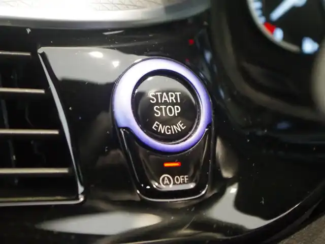 ＢＭＷ ５２３ｄ 岐阜県 2020(令2)年 4.1万km サファイアブラックP HDDナビゲーションシステム/　オーディオ・ビジュアル・システム/　フルセグTV　Bluetooth　CD　DVD　AM　FM/ドライビングアシストプラス/　ACCアクティブクルーズコントロール/　ステアリング　レーンコントロールアシスト/　レーンディパーチャーウォーニング/　レーンチェンジウォーニング/　アクティブサイドコリジョンプロテクション/　前車接近警告機能/　衝突回避・被害軽減ブレーキ/　後車衝突警告機能/　クロス・トラフィック・ウォーニング/パーク・ディスタンス・コントロール/リヤ・ビュー・カメラ/BMWヘッドアップ・ディスプレイ/運転席・助手席パワーシート