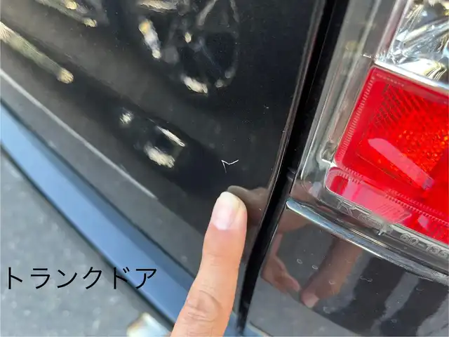 トヨタ ハイエース GL 三重県 2015(平27)年 10.6万km ブラックマイカ フリップダウンモニター/ナビ（Bluetooth/AM/FM/TV/CD/DVD/USB/SD）/バックカメラ/ドライブレコーダー（前）/片側電動スライドドア/イージークローザー（バックドア）/VALENTIテールランプ/オートエアコン/リアクーラー/リアヒーター/AC100V/スペアキー/メッキU字2段フロントグリル/ボディ同色フロントバンパー/フロントフォグランプ/両側メッキドアミラー（電動格納機能付）/メッキアウトサイドドアハンドル/メッキリアナンバープレートガーニッシュ/「GL」エンブレム（バックドア）/ボディ同色リアバンパー/両側固定式リアクォーターガラス/プライバシーガラス/オプティトロンメーター（タコメーター付自発光式アナログメーター）/シルバー加飾付ウレタン製ステアリングホイール/ヘッドレスト別体トリコットシート/シートスライド機構（運転席/助手席）/アームレスト（2/3列目）/スペースアップシート（4列目）/成型スライドドアトリム/ポケット付成型クォータートリム/マップランプ（前席）/大型ルームランプ（後席）