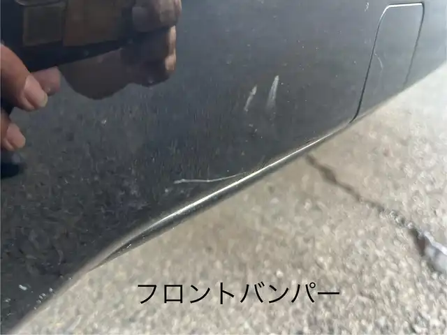 トヨタ ハイエース GL 三重県 2015(平27)年 10.6万km ブラックマイカ フリップダウンモニター/ナビ（Bluetooth/AM/FM/TV/CD/DVD/USB/SD）/バックカメラ/ドライブレコーダー（前）/片側電動スライドドア/イージークローザー（バックドア）/VALENTIテールランプ/オートエアコン/リアクーラー/リアヒーター/AC100V/スペアキー/メッキU字2段フロントグリル/ボディ同色フロントバンパー/フロントフォグランプ/両側メッキドアミラー（電動格納機能付）/メッキアウトサイドドアハンドル/メッキリアナンバープレートガーニッシュ/「GL」エンブレム（バックドア）/ボディ同色リアバンパー/両側固定式リアクォーターガラス/プライバシーガラス/オプティトロンメーター（タコメーター付自発光式アナログメーター）/シルバー加飾付ウレタン製ステアリングホイール/ヘッドレスト別体トリコットシート/シートスライド機構（運転席/助手席）/アームレスト（2/3列目）/スペースアップシート（4列目）/成型スライドドアトリム/ポケット付成型クォータートリム/マップランプ（前席）/大型ルームランプ（後席）