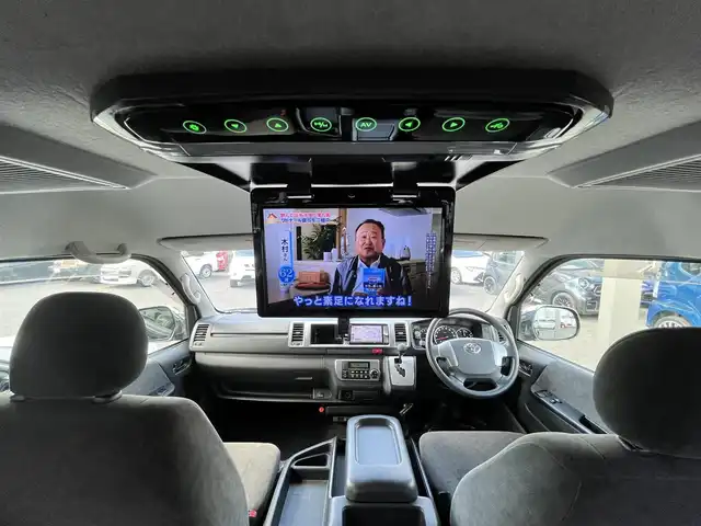 トヨタ ハイエース GL 三重県 2015(平27)年 10.6万km ブラックマイカ フリップダウンモニター/ナビ（Bluetooth/AM/FM/TV/CD/DVD/USB/SD）/バックカメラ/ドライブレコーダー（前）/片側電動スライドドア/イージークローザー（バックドア）/VALENTIテールランプ/オートエアコン/リアクーラー/リアヒーター/AC100V/スペアキー/メッキU字2段フロントグリル/ボディ同色フロントバンパー/フロントフォグランプ/両側メッキドアミラー（電動格納機能付）/メッキアウトサイドドアハンドル/メッキリアナンバープレートガーニッシュ/「GL」エンブレム（バックドア）/ボディ同色リアバンパー/両側固定式リアクォーターガラス/プライバシーガラス/オプティトロンメーター（タコメーター付自発光式アナログメーター）/シルバー加飾付ウレタン製ステアリングホイール/ヘッドレスト別体トリコットシート/シートスライド機構（運転席/助手席）/アームレスト（2/3列目）/スペースアップシート（4列目）/成型スライドドアトリム/ポケット付成型クォータートリム/マップランプ（前席）/大型ルームランプ（後席）