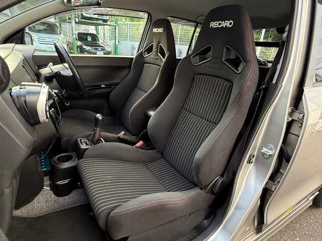 スズキ アルト ワークス 大阪府 2016(平28)年 4.8万km スチールシルバーM /禁煙車//カロッツェリアディスプレイオーディオ/・CD・DVD・BT//純正レカロシート//HKS製センター出しマフラー//RAYS TE37 SONIC　15インチアルミ//navic車高調//社外ボンネット//前ストラットタワーバー//リアウイングカバー//Fキャリパーレッド塗装//ETC//ステアリングスイッチ//スマートキー//保証書//取扱説明書//スペアキー