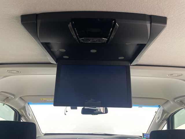 三菱 デリカＤ：５ P 埼玉県 2022(令4)年 6.8万km シルバーⅡ 純正SDナビ/　（FM/AM/CD/DVD/HDMI/AUX/BT）/アラウンドビューモニター/フルセグテレビ/衝突被害軽減ブレーキ/レーダークルーズコントロール/純正LEDヘッドライト/パワーバックドア/パワーシート/シートヒーター/車線逸脱警報機能/両側パワースライドドア/ブラインドスポットモニター/フリップダウンモニター/ステアリングヒーター/ビルトインETC/電動サイドステップ/プッシュスタート/ブレーキホールド