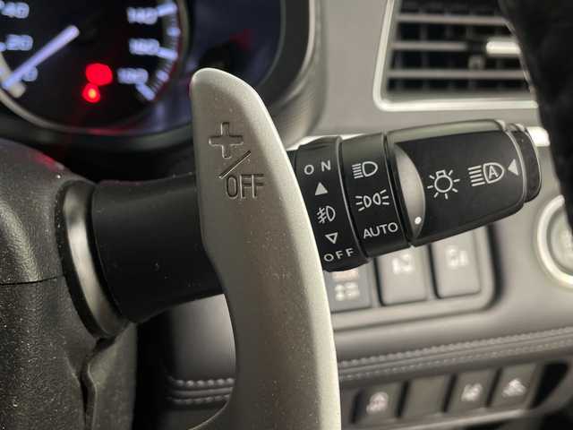 三菱 デリカＤ：５ P 埼玉県 2022(令4)年 6.8万km シルバーⅡ 純正SDナビ/　（FM/AM/CD/DVD/HDMI/AUX/BT）/アラウンドビューモニター/フルセグテレビ/衝突被害軽減ブレーキ/レーダークルーズコントロール/純正LEDヘッドライト/パワーバックドア/パワーシート/シートヒーター/車線逸脱警報機能/両側パワースライドドア/ブラインドスポットモニター/フリップダウンモニター/ステアリングヒーター/ビルトインETC/電動サイドステップ/プッシュスタート/ブレーキホールド