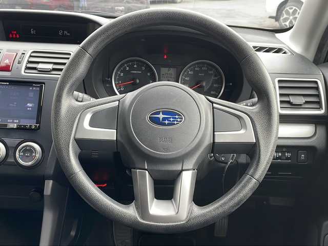 スバル フォレスター 2．0i 長野県 2016(平28)年 5.4万km クリスタルホワイトP ワンオーナー/メモリナビTV/バックカメラ/ETC/ドライブレコーダー/キーレス/純正フロアマット/保証書・取説