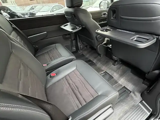 ホンダ ステップワゴン スパーダ eHEV プレミアムライン 福岡県 2023(令5)年 3.1万km クリスタルブラックパール 純正11.4インチメモリナビ/　（AM/FM/CD/DVD/Bluetooth/フルセグTV）/フロント/サイド/バックカメラ/マルチビューカメラシステム/ホンダセンシング/・衝突軽減ブレーキ/・踏み間違い衝突軽減システム/・歩行者事故低減ステアリング/・路外逸脱抑制機能/・先行車発進お知らせ機能/・標識認識機能/・アダプティブクルーズコントロール/・トラフィックジャムアシスト/・車線維持支援システム/クリアランスソナー/コーナーセンサー/横滑り防止装置/ブラインドスポッドモニター/オートライト/純正17インチAW/両側パワースライドドア/パワーバックドア/黒色ハーフレザーシート/シートヒーター（D/N）/パドルシフト/ビルトインETC/前後ドライブレコーダー【DRH-229ND】/オットマン/後席サンシェード/折り畳み式ドリンクテーブル/電格ウインカーミラー/純正フロアマット/ISOFIX/電源ソケット×1/USB-C端子×3/スペアキー×1/保証書/取扱説明書/ナビ取扱説明書