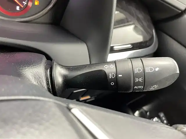 トヨタ アルファード S Cパッケージ 熊本県 2020(令2)年 5.9万km ホワイトパールクリスタルシャイン 禁煙車　/JBLサウンド/サンルーフ/純正ナビ（ＣＤ・ＤＶＤ・フルセグ・ＢＴ）/全周囲カメラ　/純正前方ドライブレコーダー　/ビルトインＥＴＣ２．０　/両側パワースライドドア　/モデリスタエアロフル/トヨタセーフティーセンス/・駐車時支援パーキングサポートシステム/・車線逸脱警報/・プリクラッシュセーフティ/・ブラインドスポットモニター/・リアクロストラフィックアラート/・先行車発進お知らせ機能/・レーダークルーズコントロール/前席シートヒーター/前席エアーシート/ステアリングヒーター/助手席・2列目オットマン/パワーバックドア/デジタルインナーミラー/純正フロアマット/純正１８インチAW/オートライト/オートマチックハイビーム/LEDヘッドライト/フォグランプ/スマートキー/プッシュスタート