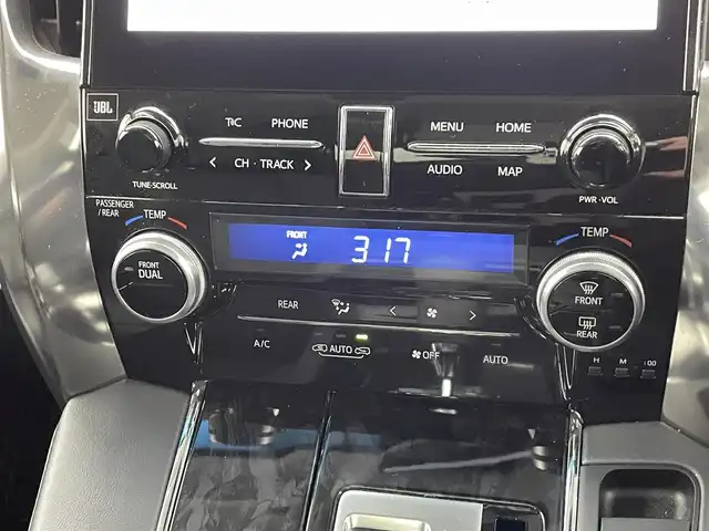 トヨタ アルファード S Cパッケージ 熊本県 2020(令2)年 5.9万km ホワイトパールクリスタルシャイン 禁煙車　/JBLサウンド/サンルーフ/純正ナビ（ＣＤ・ＤＶＤ・フルセグ・ＢＴ）/全周囲カメラ　/純正前方ドライブレコーダー　/ビルトインＥＴＣ２．０　/両側パワースライドドア　/モデリスタエアロフル/トヨタセーフティーセンス/・駐車時支援パーキングサポートシステム/・車線逸脱警報/・プリクラッシュセーフティ/・ブラインドスポットモニター/・リアクロストラフィックアラート/・先行車発進お知らせ機能/・レーダークルーズコントロール/前席シートヒーター/前席エアーシート/ステアリングヒーター/助手席・2列目オットマン/パワーバックドア/デジタルインナーミラー/純正フロアマット/純正１８インチAW/オートライト/オートマチックハイビーム/LEDヘッドライト/フォグランプ/スマートキー/プッシュスタート