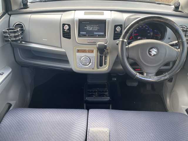 スズキ ワゴンＲ FX－LTD 埼玉県 2010(平22)年 8.4万km パールホワイト 社外７インチメモリナビ＆フルセグＴＶ/（ＣＤ＆ＤＶＤ＆ＢＴ）/社外ＥＴＣ/ミラー型ドライブレコーダー/ＨＩＤヘッドライト/純正１４inアルミホイール/純正エアロ/スマートキー/プッシュスタート/ヘッドライトレベライザー/Ｗエアバック/ＡＢＳ/横滑り防止装置/盗難防止装置/ドアバイザー/フロアマット/新車保証書/取扱説明書/スマートスペアキー有