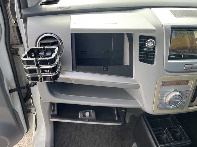 スズキ ワゴンＲ FX－LTD 埼玉県 2010(平22)年 8.4万km パールホワイト 社外７インチメモリナビ＆フルセグＴＶ/（ＣＤ＆ＤＶＤ＆ＢＴ）/社外ＥＴＣ/ミラー型ドライブレコーダー/ＨＩＤヘッドライト/純正１４inアルミホイール/純正エアロ/スマートキー/プッシュスタート/ヘッドライトレベライザー/Ｗエアバック/ＡＢＳ/横滑り防止装置/盗難防止装置/ドアバイザー/フロアマット/新車保証書/取扱説明書/スマートスペアキー有