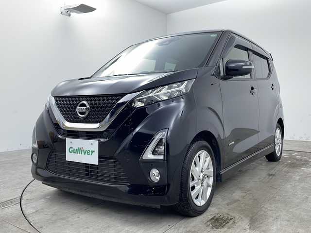 日産 デイズ ハイウェイスターX 兵庫県 2020(令2)年 5.5万km ブラック 純正９インチナビ　フルセグ　Ｂｌｕｅｔｏｏｔｈオーディオ　ミュージックサーバ　アラウンドビューモニター　スマートキー　ステアリングスイッチ　エマージェンシーブレーキ　革巻きステアリング　ＬＥＤライト