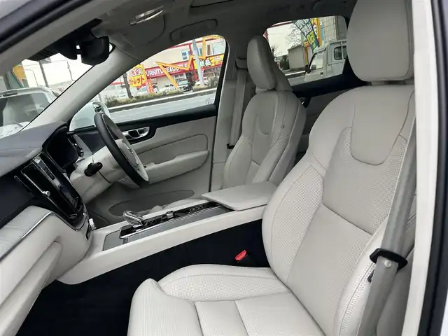 ボルボ ボルボ ＸＣ６０ アルティメット B5 AWD 埼玉県 2024(令6)年 0.3万km クリスタルホワイトP 1オーナー/純正ナビ/全周囲カメラ/harman/kardonサウンド/BT・Applecarplay/サンルーフ/ルーフレール/衝突軽減B/TRC/クルコン/クリアランスソナー/レーンキープアシスト/BSM/パワーシート(D+N席)/メモリーシート(D+N席)/シートヒーター(D+N+後部席)/シートクーラー(D+N席)/置くだけ充電/LEDヘッドライト/オートハイビーム/電格ミラー/パワーバックドア/ETC/スマートキー2本/保証書/取扱説明書