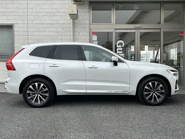 ボルボ ボルボ ＸＣ６０ アルティメット B5 AWD 埼玉県 2024(令6)年 0.3万km クリスタルホワイトP 1オーナー/純正ナビ/全周囲カメラ/harman/kardonサウンド/BT・Applecarplay/サンルーフ/ルーフレール/衝突軽減B/TRC/クルコン/クリアランスソナー/レーンキープアシスト/BSM/パワーシート(D+N席)/メモリーシート(D+N席)/シートヒーター(D+N+後部席)/シートクーラー(D+N席)/置くだけ充電/LEDヘッドライト/オートハイビーム/電格ミラー/パワーバックドア/ETC/スマートキー2本/保証書/取扱説明書