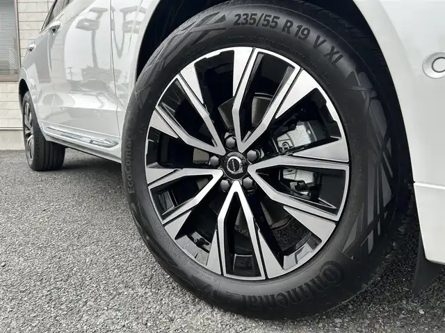 ボルボ ボルボ ＸＣ６０ アルティメット B5 AWD 埼玉県 2024(令6)年 0.3万km クリスタルホワイトP 1オーナー/純正ナビ/全周囲カメラ/harman/kardonサウンド/BT・Applecarplay/サンルーフ/ルーフレール/衝突軽減B/TRC/クルコン/クリアランスソナー/レーンキープアシスト/BSM/パワーシート(D+N席)/メモリーシート(D+N席)/シートヒーター(D+N+後部席)/シートクーラー(D+N席)/置くだけ充電/LEDヘッドライト/オートハイビーム/電格ミラー/パワーバックドア/ETC/スマートキー2本/保証書/取扱説明書