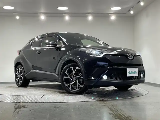 トヨタ Ｃ－ＨＲ G－T 愛知県 2017(平29)年 3.2万km ブラックマイカ 純正メモリナビ(NSZT-Y66Z)/・AM/FM/CD/DVD/Bluetooth/・フルセグテレビ/バックカメラ/ドライブレコーダー/ETC/レーンキープアシスト/衝突軽減ブレーキ/オートエアコン/オートライト/プッシュスタートボタン/スマートキー/LEDヘッドライト/純正18インチアルミホイル/革巻きステアリング/ステリングスイッチ/前後コーナーセンサー/純正フロアマット/保証書