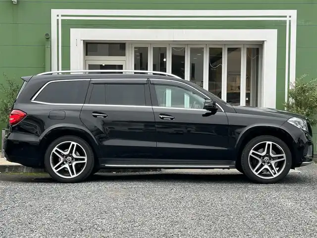 メルセデス・ベンツ ＧＬＳ３５０ｄ 4マチックスポーツ 埼玉県 2017(平29)年 4.6万km オブシディアンブラック Wサンルーフ/黒革シート/シートヒーター/純正ナビTV/ハーマンカードンサウンド/360度カメラ/ETC2.0/パワーバックドア/クリアランスソナー/LEDヘッドライト/純正21インチAW/戦後360度ドラレコ/アクティブクルーズコントロール/操舵支援付レーンアシスト/衝突軽減ブレーキ/プッシュスタート/スマートキー/スペアキー/業者施工内外装仕上げ済み/保証書付整備手帳/取扱説明書