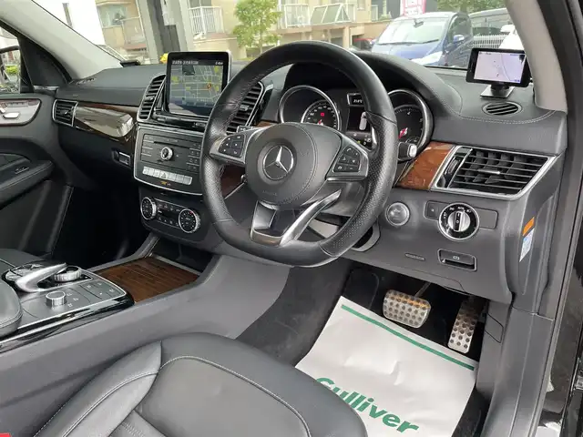 メルセデス・ベンツ ＧＬＳ３５０ｄ 4マチックスポーツ 埼玉県 2017(平29)年 4.6万km オブシディアンブラック Wサンルーフ/黒革シート/シートヒーター/純正ナビTV/ハーマンカードンサウンド/360度カメラ/ETC2.0/パワーバックドア/クリアランスソナー/LEDヘッドライト/純正21インチAW/戦後360度ドラレコ/アクティブクルーズコントロール/操舵支援付レーンアシスト/衝突軽減ブレーキ/プッシュスタート/スマートキー/スペアキー/業者施工内外装仕上げ済み/保証書付整備手帳/取扱説明書