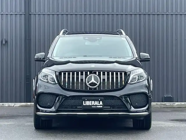 メルセデス・ベンツ ＧＬＳ３５０ｄ 4マチックスポーツ 福島県 2017(平29)年 4.6万km オブシディアンブラック パナメリカーナグリル（純正グリル積込）/パノラマサンルーフ/Harman Kardonサウンド/レーダーセーフティパッケージ/・レーンキーピングアシスト/・ブラインドスポットモニター/・ディストロニックプラス/黒ナッパレザーシート/メモリ付パワーシート/全席シートヒーター/温冷カップホルダー/純正HDDナビ/360°カメラ/CarPlay/フルセグTV/純正21インチAW/パワーバックドア/アンビエントライト/パドルシフト/エアサス/サイドバイザー/前後ドラレコ/取扱説明書/保証書/スペアキー