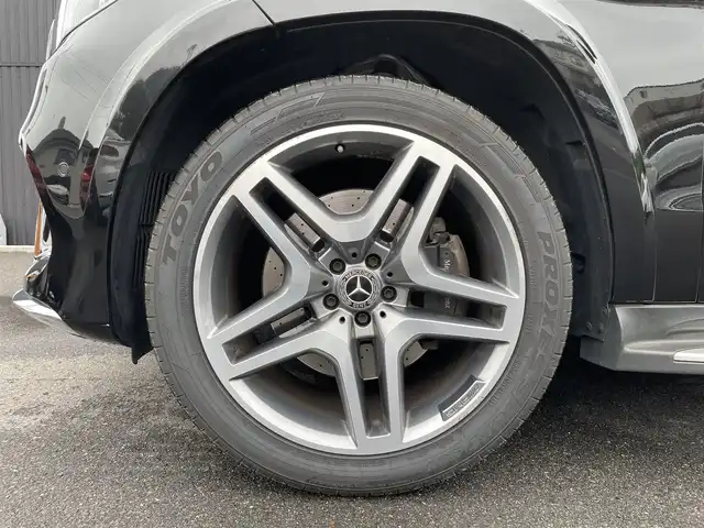 メルセデス・ベンツ ＧＬＳ３５０ｄ 4マチックスポーツ 福島県 2017(平29)年 4.6万km オブシディアンブラック パナメリカーナグリル（純正グリル積込）/パノラマサンルーフ/Harman Kardonサウンド/レーダーセーフティパッケージ/・レーンキーピングアシスト/・ブラインドスポットモニター/・ディストロニックプラス/黒ナッパレザーシート/メモリ付パワーシート/全席シートヒーター/温冷カップホルダー/純正HDDナビ/360°カメラ/CarPlay/フルセグTV/純正21インチAW/パワーバックドア/アンビエントライト/パドルシフト/エアサス/サイドバイザー/前後ドラレコ/取扱説明書/保証書/スペアキー