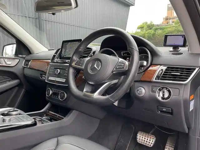 メルセデス・ベンツ ＧＬＳ３５０ｄ 4マチックスポーツ 福島県 2017(平29)年 4.6万km オブシディアンブラック パナメリカーナグリル（純正グリル積込）/パノラマサンルーフ/Harman Kardonサウンド/レーダーセーフティパッケージ/・レーンキーピングアシスト/・ブラインドスポットモニター/・ディストロニックプラス/黒ナッパレザーシート/メモリ付パワーシート/全席シートヒーター/温冷カップホルダー/純正HDDナビ/360°カメラ/CarPlay/フルセグTV/純正21インチAW/パワーバックドア/アンビエントライト/パドルシフト/エアサス/サイドバイザー/前後ドラレコ/取扱説明書/保証書/スペアキー